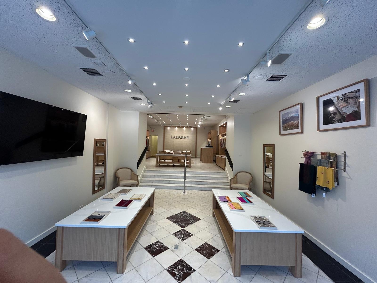 Pashmina store
