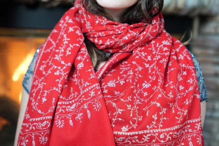 Rudrani Sozni Handwoven Pashmina Wrap