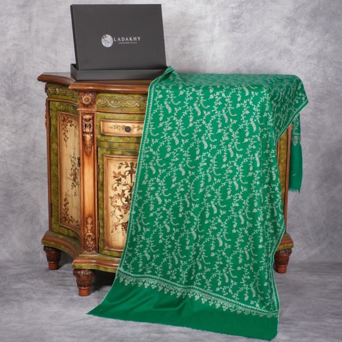 Emerald Elegance Sozni Wrap